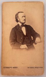 WAGNER, Richard [1813-1883]: Portrait photograph from the studio of Hermann Steinberg. Signed on the reverse with his own hand and the addition 